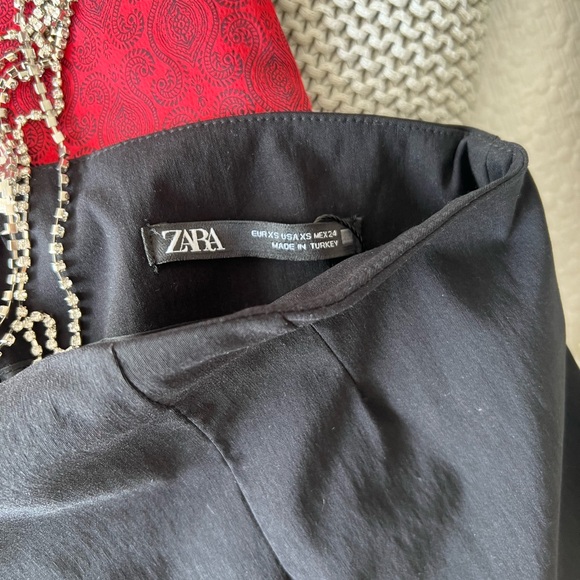 Zara black mini skirt (miniskirt) with rhinestone detailing - Picture 4 of 4